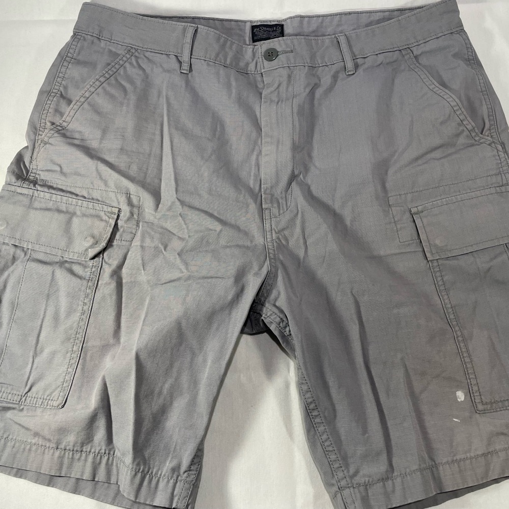 Levis Carrier Cargo shorts
